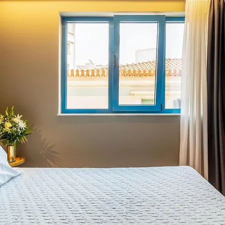 Bob W Eolou Hotel